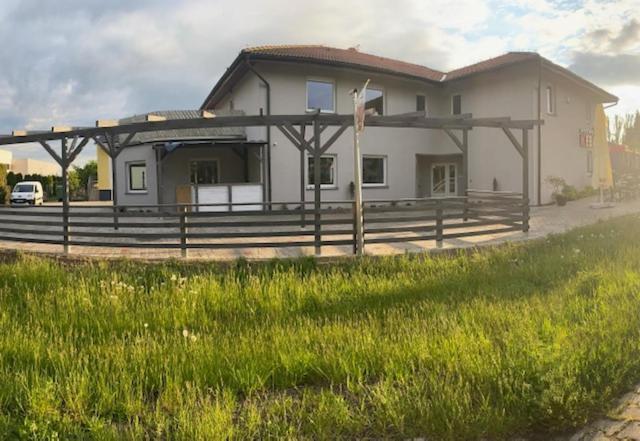 Apartamenty Zatorze Lešno Exteriér fotografie